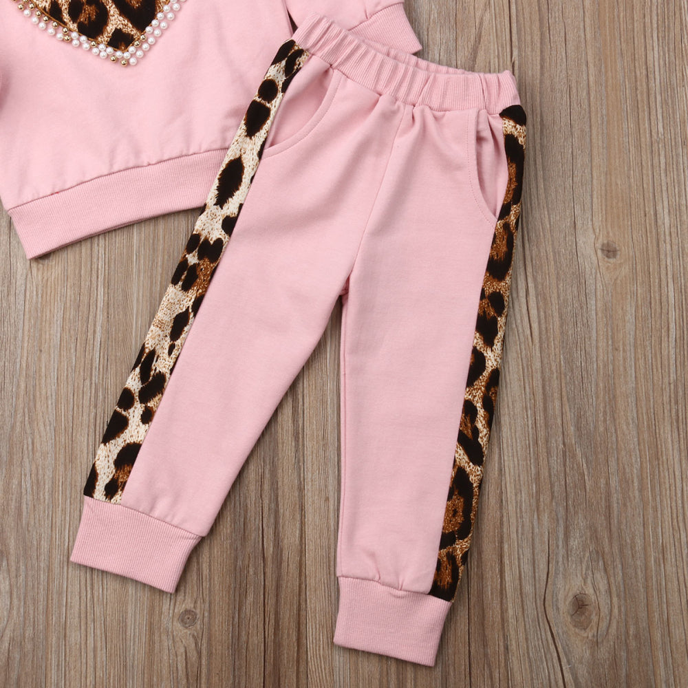 Wildly Cute: Cheetah Print Two-Piece Set for Little Girls - Trendy and Fun!