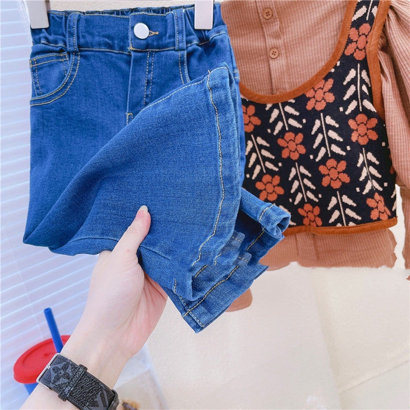 Trendy Girls' Bell-Bottom Jeans: Fashionable Flare for Stylish Kids